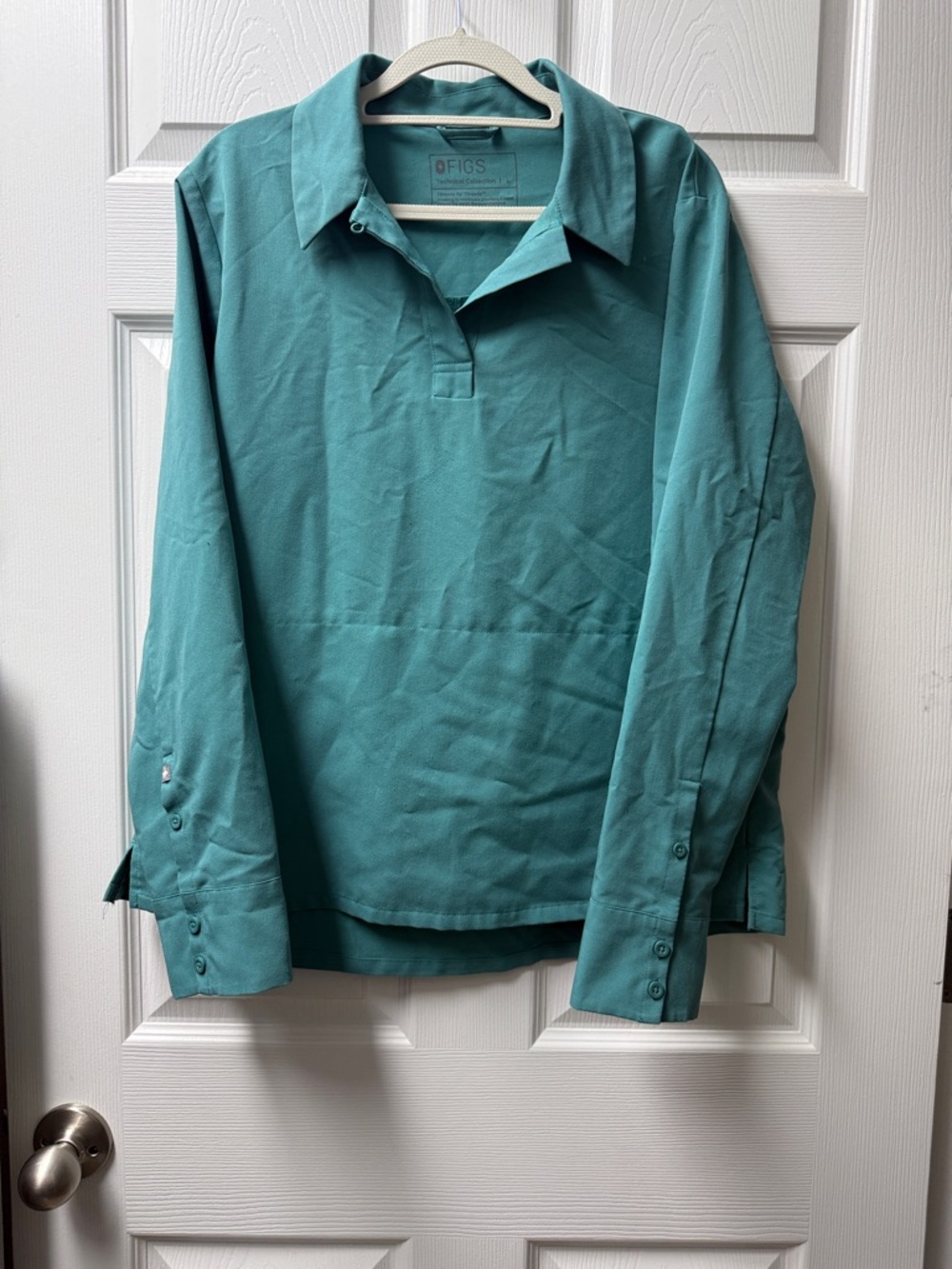 FIGS women’s Teal Button-Down Casual Shirt
